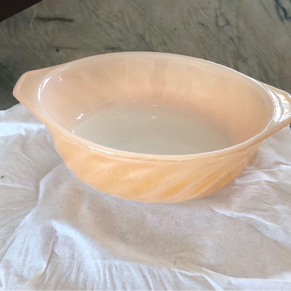 Vintage Anchor Hocking Fire King Bowls - Pearl Luster - set of 4 - Picture 3 of 7